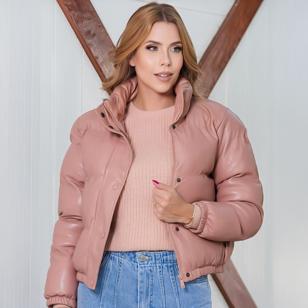 Jaqueta Puffer de Couro Feminina com Capuz e Interno Peluciado